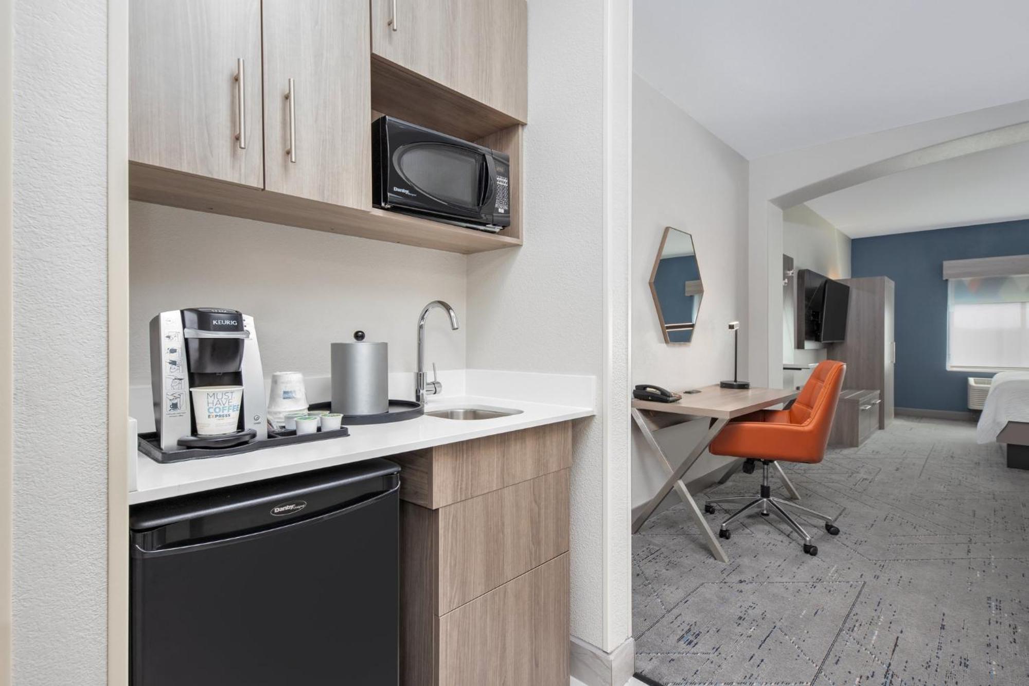 Holiday Inn Express Hotel & Suites Dallas West By Ihg Exterior foto